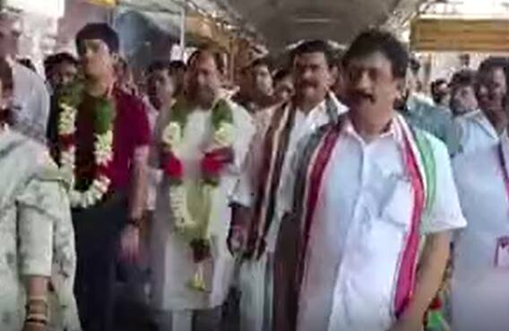 Minister Kottu Satya Narayana : కాళహస్తి లో మంత్రిని నిలదీసిన భక్తులు | ABP Desam