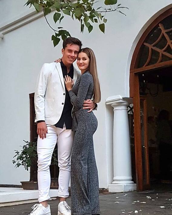 Dewald Brevis Girlfriend Pic: 'Junior de Villiers' girlfriend is very beautiful, actresses will fade in front of their beauty, see photo