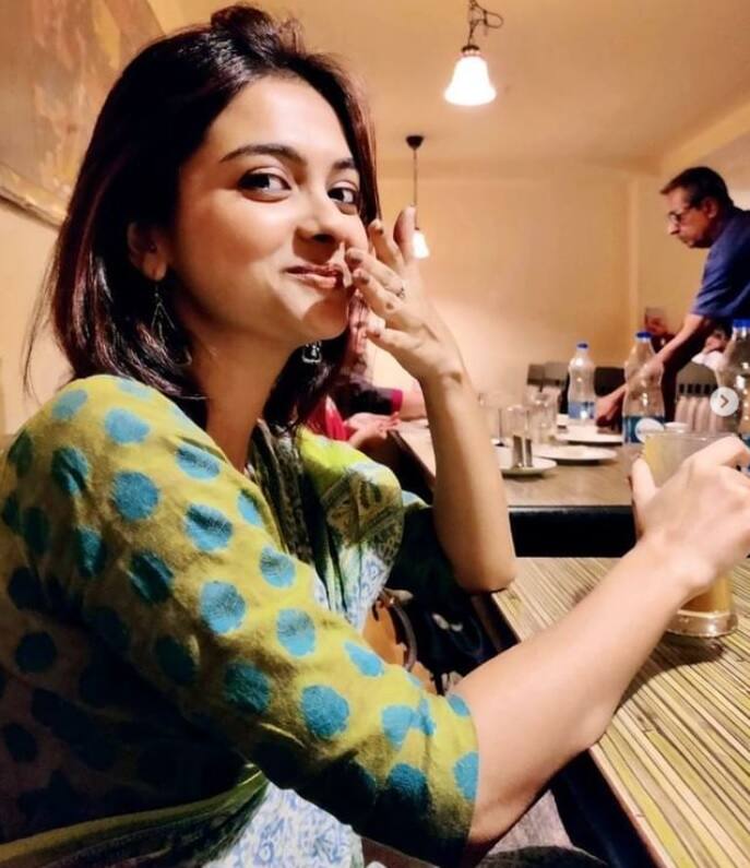 'নববর্ষ মানেই তো পেটপুজো'। এ যেন একপ্রকার প্রথা। এদিন তাই ডায়েট ভুলে খেতে ব্যস্ত অভিনেত্রী শোলাঙ্কি রায়। পোস্ট করলেন ছবি।