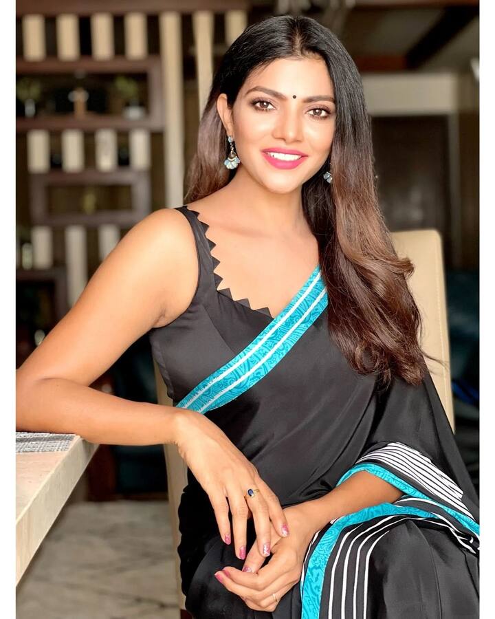 లహరి (image credit :Lahari shari/Instagram)