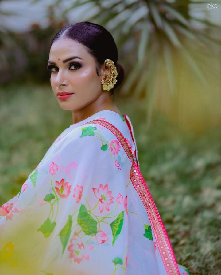 తెలుగు నటి, యాంకర్ హరితేజ మళ్లీ ట్రోలింగ్ బారిన పడింది. ఆమె ఇన్ స్టాలో పోస్టు చేసిన కొత్త ఫోటోలు ఆమె అభిమానుల్లో కొంతమందికి నచ్చాయి, మరికొంతమందికి నచ్చ లేదు -Image credit: HaritHaeja/Instagram