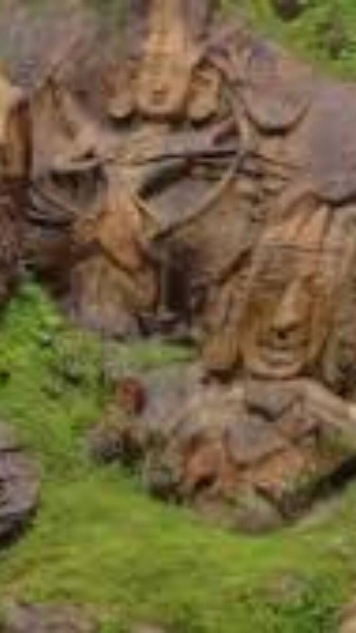 ਦੇਸ਼ ਦੇ ਦੂਰ-ਪੂਰਬ 'ਚ ਸਥਿਤ ਤ੍ਰਿਪੁਰਾ 'ਚ ਰਹੱਸਾਂ ਨਾਲ ਭਰੇ ਇਸ ਸ਼ਹਿਰ ਬਾਰੇ ਬਹੁਤ ਘੱਟ ਲੋਕ ਜਾਣਦੇ ਹਨ। ਇਸ ਨੂੰ ਮੂਰਤੀਆਂ ਦਾ ਸ਼ਹਿਰ ਕਿਹਾ ਜਾਂਦਾ ਹੈ। ਇੱਥੇ 99 ਲੱਖ, 99 ਹਜ਼ਾਰ 999 ਮੂਰਤੀਆਂ ਹਨ।