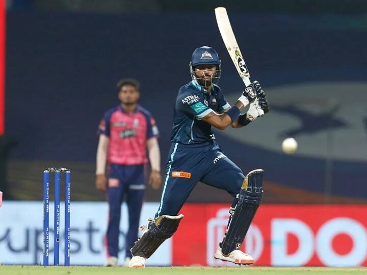 हार्दिक पांड्या ने इस सीजन के 5 मैचों में 2 बार नाबाद रहते हुए 228 रन जड़े हैं. इनका बल्लेबाजी औसत 76 है. यह चौथे सबसे ज्यादा औसत से रन बनाने वाले खिलाड़ी बने हुए हैं. (फोटो सोर्स: iplt20.com)