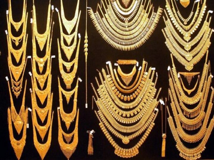 Gold, Silver Price : சற்றே குறைந்த தங்கம் விலை...! இன்று என்ன நிலவரம்..?