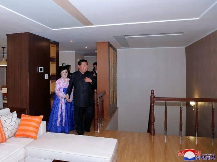Kim Jong-un Gifts North Korea’s Most Famous State TV News Anchor A Luxury Home. See Photos Kim Jong-un Gifts North Korea’s Most Famous State TV News Anchor A Luxury Home. See Photos