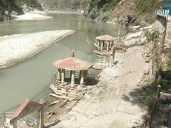 Rudraprayag News: अलकनंदा नदी के किनारे सफाई ना होने से पर्यटकों ने किया घाटों से किनारा, अब नगरपालिका ने उठाया ये कदम