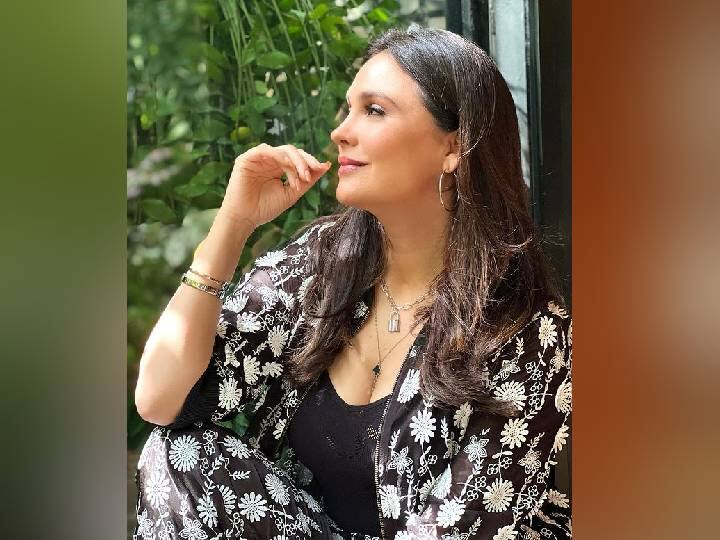 पहिल्याच चित्रपटासाठी तिला पहिल्यांदा फिल्मफेअर पुरस्काराने सन्मानित देखील करण्यात आले होते.