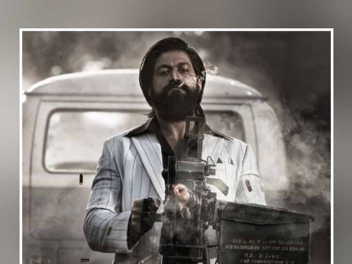 KGF Chapter 2 Box Office Collection Day 2 sold tickets worth rupees 231 cr KGF Chapter 2 Box Office Collection Day 2: अवघ्या 2 दिवसांत ‘केजीएफ 2’ची बॉक्स ऑफिसवर ‘डबल सेंच्युरी’! जमवला ‘इतक्या’ कोटींचा गल्ला!