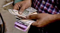 Warangal Chit Fraud : పిల్లలకు పాఠాలు చెప్పి పెద్దల దగ్గర కోట్లు కొట్టేశాడు ! ఈ టీచర్ మోసాల్లో మాస్టర్ ...