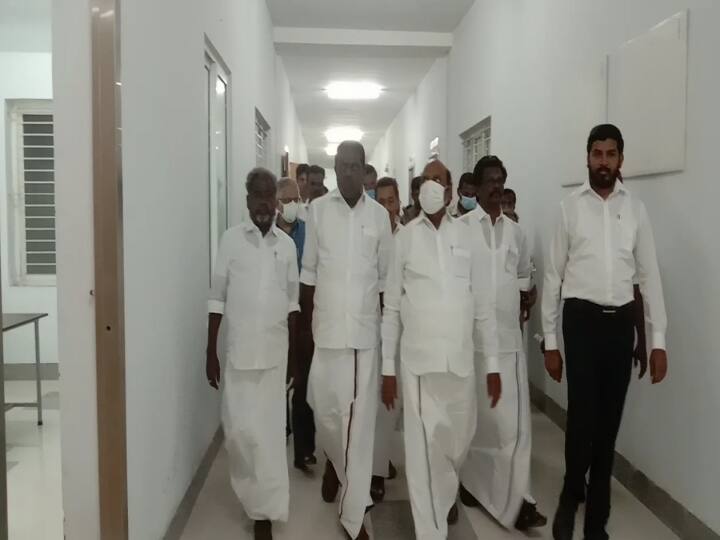 Public Works and Highways Minister EV Velu inspects Nagapattinam district ஆளுநரின் செயல்பாட்டை பற்றி பெரிய தலைவர்களிடம் கேளுங்க - நைசாக நழுவிய எ.வ.வேலு