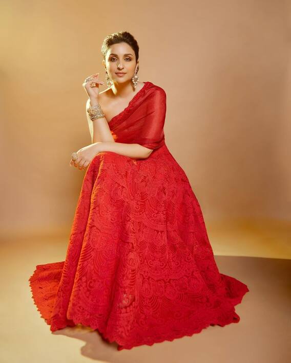 Parineeti Chopra: The glamorous look of Parineeti; Photos in discussion!