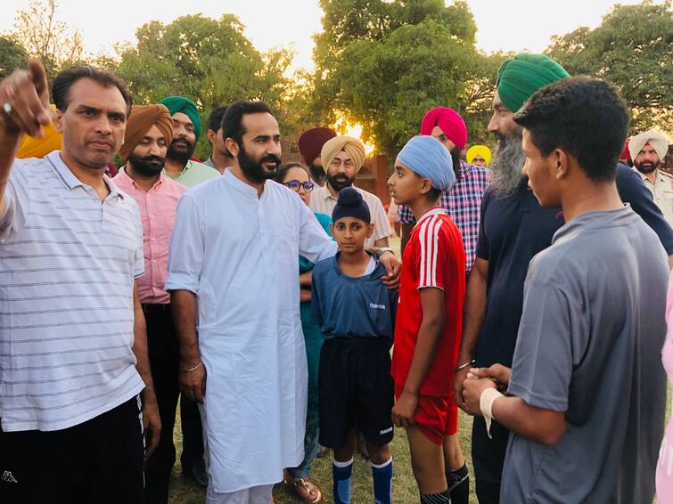 Sports Minister Gurmeet Singh Meet Hair visited coaching centers in Amritsar ਖੇਡ ਮੰਤਰੀ ਗੁਰਮੀਤ ਸਿੰਘ ਮੀਤ ਹੇਅਰ ਨੇ ਕੀਤਾ ਕੋਚਿੰਗ ਸੈਂਟਰਾਂ ਦਾ ਦੌਰਾ