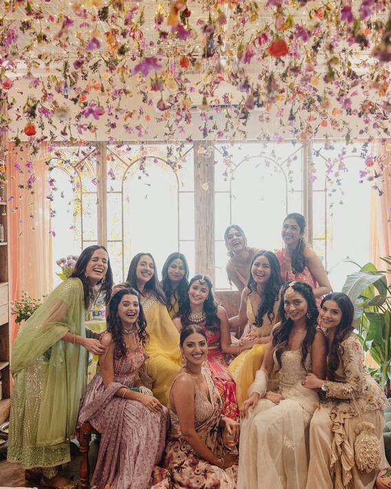 Alia-Ranbir Wedding Pics: మెహందీ ఫంక్షన్‌లో ఆలియాకు ర‌ణ్‌బీర్‌ స‌ర్‌ప్రైజ్, అదేంటో తెలుసా?