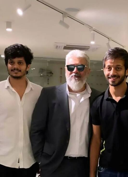 கூலிங் கிளாஸில் அல்டிமேட் ஸ்டார் ..