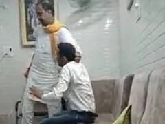 Shahjahanpur Viral Video: शाहजहांपुर में शख्स को बेरहमी से पीटने का वीडियो वायरल, अब पुलिस ने सफाई में कही ये बात
