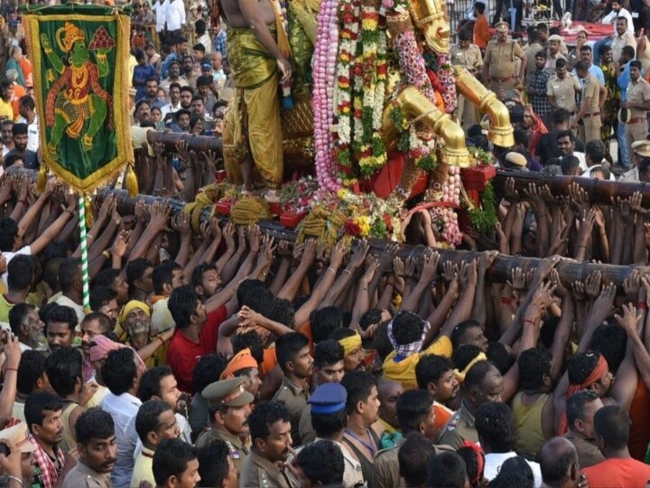 Madurai Kallazhagar :  கள்ளழகரை குளிர்விக்கும் தீர்த்தவாரி நிகழ்வு.. கோலாகல கொண்டாட்டம்!!