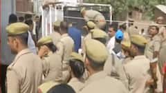 Prayagraj: एक ही परिवार के पांच लोगों की धारदार हथियार से हत्या, पति-पत्नी और 3 बेटियां थी शामिल | Tabadtod