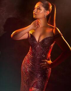 રેડ ડ્રેસમાં રશ્મિ દેસાઇનો જોવા મળ્યો ખૂબ જ હોટ અંદાજ, જુઓ તસવીરો