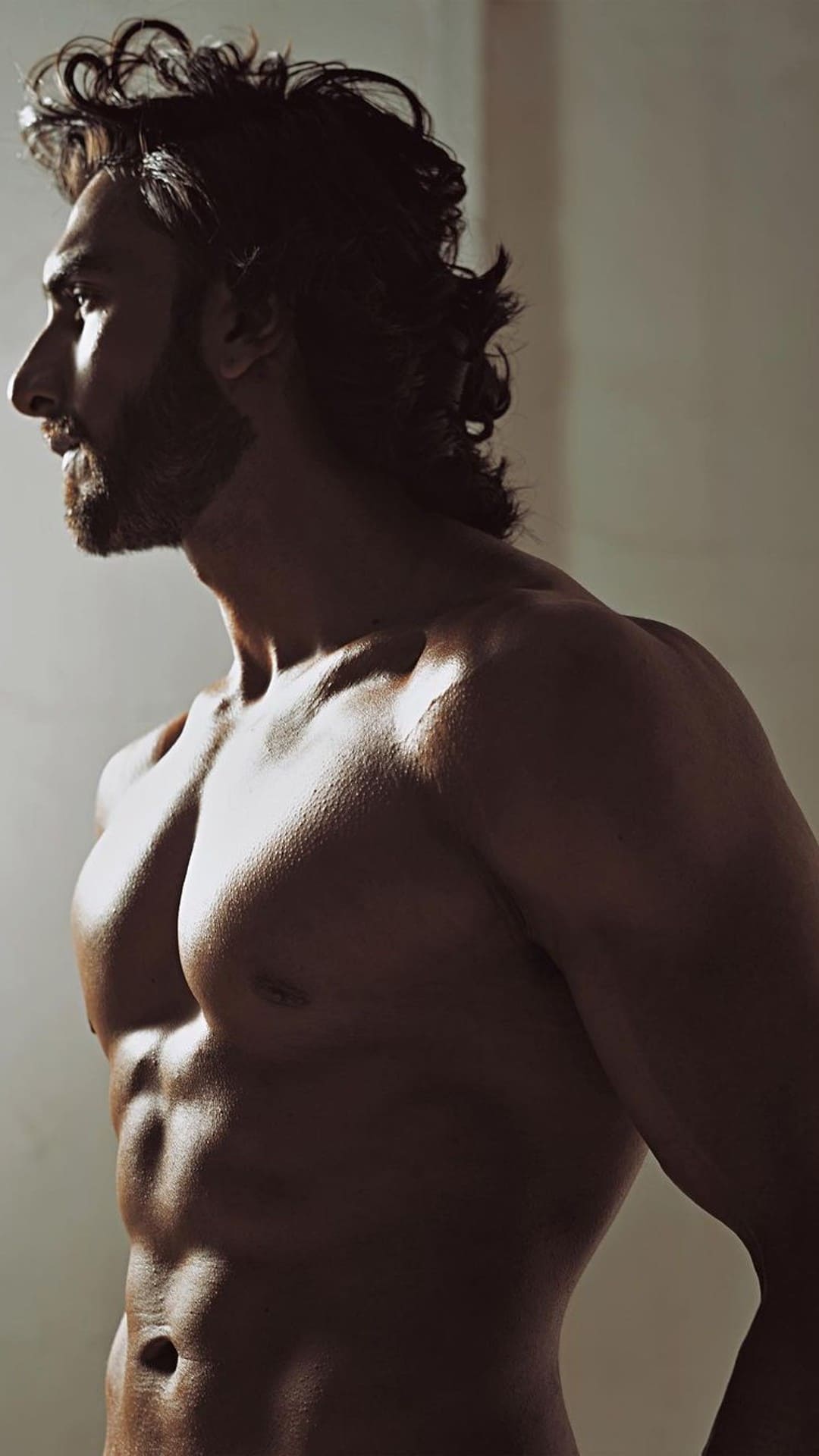 Ranveer Singh sets the temperature soaring with his latest pic