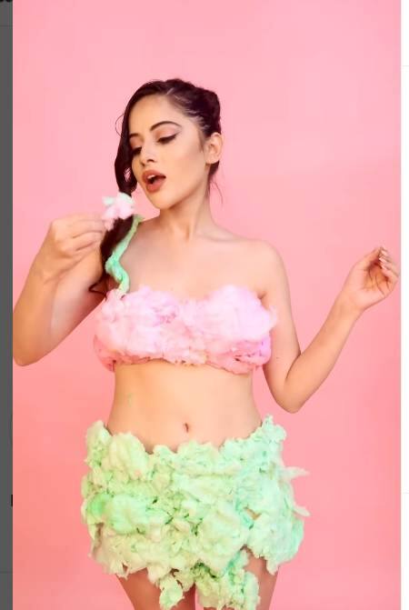 Urfi: Urfi crosses Kelly border; Wear a costume made of cotton candy!