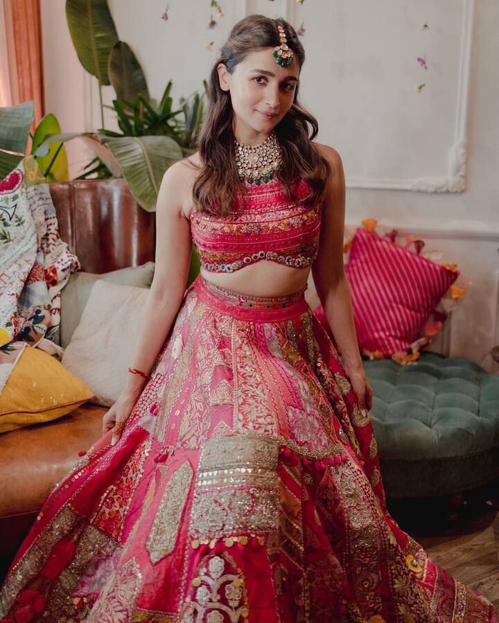 The gorgeous Alia Bhatt looking pretty in a pink ensemble by Manish Malhotra. All Image Courtesy: Instagram.
