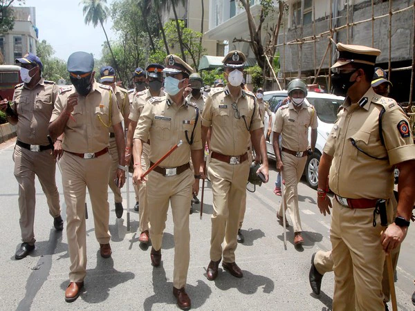 Bhopal Police on high alert on Hanuman Jayanti, monitoring the procession by drone ਹਨੂੰਮਾਨ ਜਯੰਤੀ 'ਤੇ ਹਾਈ ਅਲਰਟ 'ਤੇ ਭੋਪਾਲ ਪੁਲਿਸ, ਡਰੋਨ ਨਾਲ ਜਲੂਸ ਦੀ ਨਿਗਰਾਨੀ