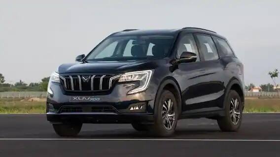 Mahindra XUV700 : महिंद्राच्या कारला प्रौढांच्या सुरक्षितेसाठी 5 स्टार रेटिंग मिळाली आहे. त्याशिवाय चाइल्ड ऑक्युपाय सेफ्टीसाठी 4 स्टार क्रॅश टेस्ट रेटिंग मिळाली आहे. एसयूव्हीने प्रौढांसाठीच्या सुरक्षितेत 17 पैकी 16.03  गुण मिळवले. तर, मुलांसाठीच्या  सुरक्षितेसाठी 49 पैकी 41.66 गुण मिळाले आहेत.