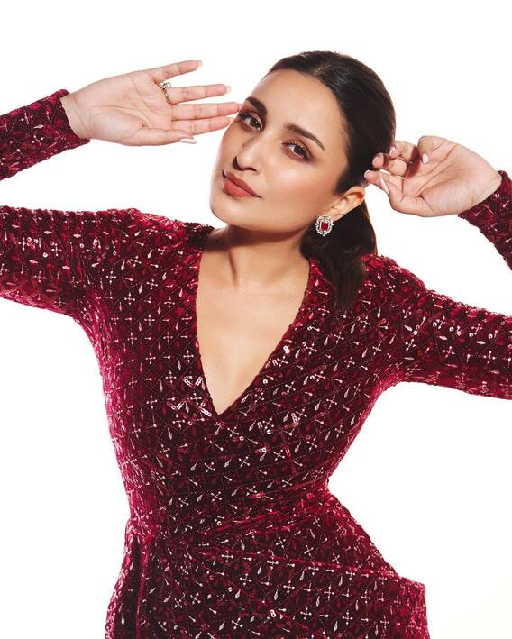 Parineeti Chopra: The glamorous look of Parineeti; Photos in discussion!