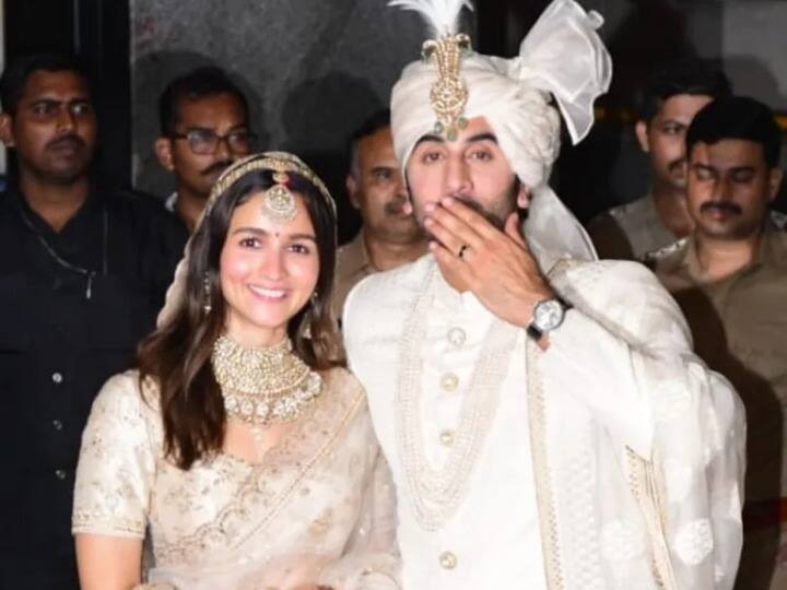 Ranbir Kapoor wears father Rishi Kapoor watch on wedding day रणबीर ने शादी में पहनी थी अपने पिता ऋषि कपूर की घड़ी, कीमत जानकर चौंक जाएंगे आप!