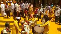 Jejuri Photo : जेजुरीच्या खंडोबाची चैत्र पौर्णिमेनिमित्त दवणा पूजा