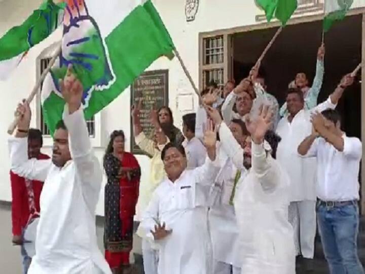 Khairagarh assembly by-election- Congress workers are happy due to huge lead ANN Assembly By-Election: खैरागढ़ विधानसभा उपचुनाव में कांग्रेस को भारी बढ़त, कार्यकर्ताओं में खुशी की लहर