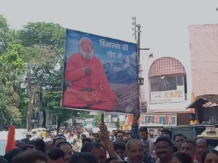 Kolhapur By Poll Election Results shivsena and congress supporter poster against bjp state president Chandrakant patil Kolhapur Bypoll Result  : महाविकास आघाडीने चंद्रकांत पाटलांना डिवचले, पोटनिवडणूक निकालानंतर झळकले 'हे' पोस्टर
