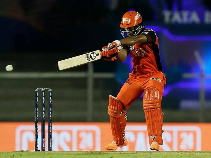 SRH vs KKR: राहुल त्रिपाठी के नाम दर्ज हुआ यह खास रिकॉर्ड, वॉर्नर के बाद ऐसा करने वाले तीसरे खिलाड़ी