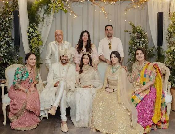 Ranbir-Alia Wedding રણબીર કપૂર અને આલિયા ભટ્ટના લગ્નની તમામ તસવીરોમાંથી અમે તમને તેમના લગ્નની સૌથી સુંદર તસવીરો બતાવી રહ્યાં છીએ.