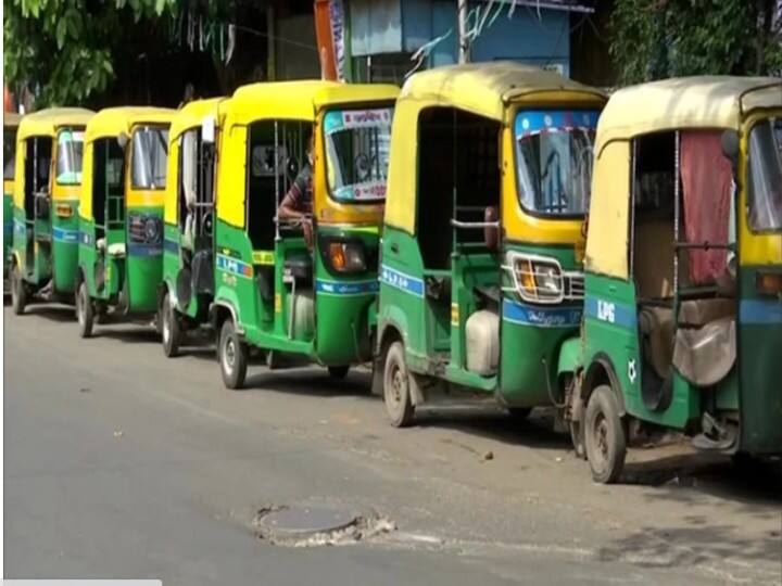 Fuel price hike Auto cab drivers in Delhi to go on two day strike CNG की बढ़ती कीमतों से परेशान ओला-उबर, ऑटो-टैक्सी की आज से दिल्ली में हड़ताल, 10 हजार RTV के चक्कों पर भी ब्रेक