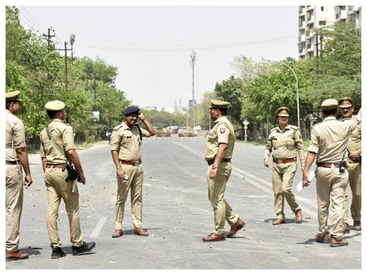Jahangirpuri Violence: Noida Police On High Alert, Patrolling & Foot March Underway Jahangirpuri Violence: Noida Police On High Alert, Patrolling & Foot March Underway
