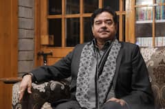 TMC Headed For Clean Sweep In Bypolls, Shatrughan Sinha Leads By Over 2 Lakh Votes