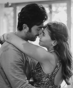 रणबीर की बाहों में आलिया भट्ट... नीतू कपूर की बहू ने शेयर कीं मेहंदी की तस्वीरें