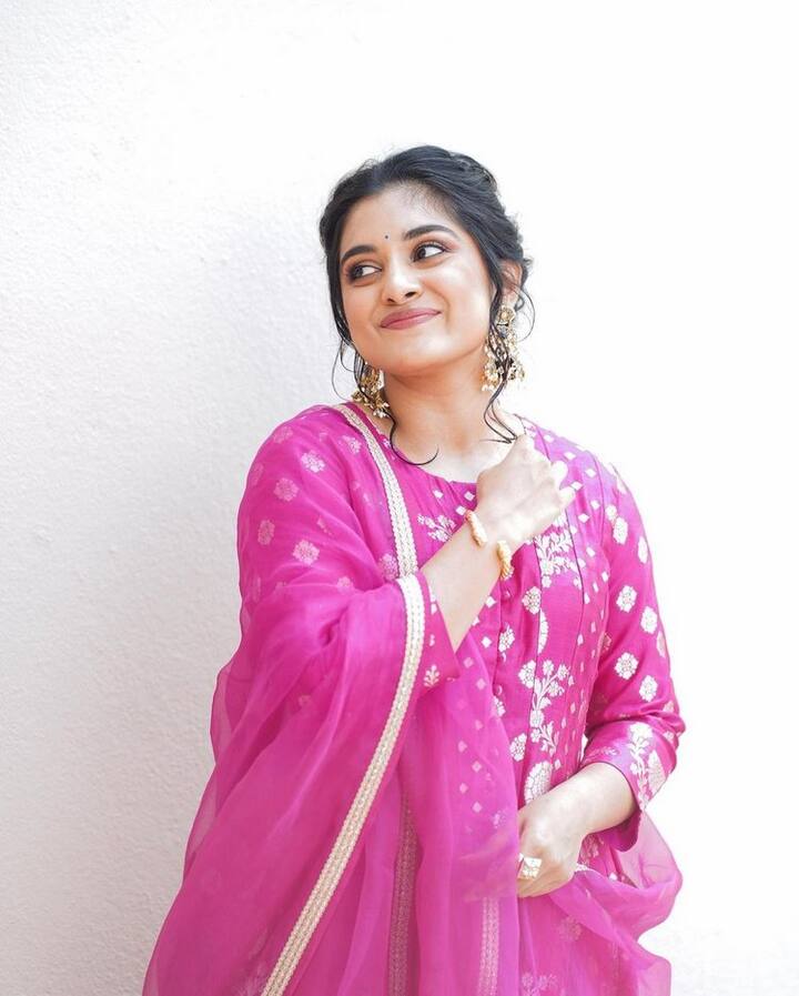 ఇదిలా ఉండగా.. తాజాగా ఈ బ్యూటీ సోషల్ మీడియాలో షేర్ చేసిన ఫొటోలు ఇప్పుడు వైరల్ అవుతున్నాయి.(Photo Courtesy: Nivetha Thomas Instagram)