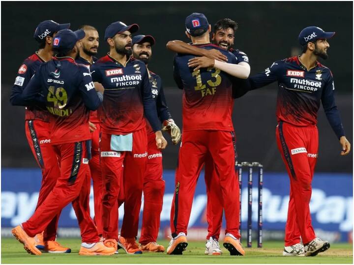 IPL 2022 royal challengers bangalore beat delhi capitals by 16 runs rcb win against dc wankhede stadium mumbai DC vs RCB : कार्तिक-मॅक्सवेलची फटकेबाजी, हेजलवूडचा भेदक मारा, आरसीबीचा दिल्लीवर विजय