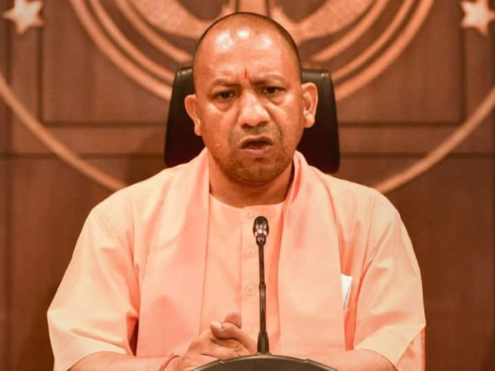 10 thousand paramedical staff personnel will be appointed in 6 months CM Yogi gave instructions UP: यूपी में अगले छह महीने में होगी 10 हजार पैरामेडिकल स्टाफ कर्मियों की नियुक्ति, सीएम योगी ने दिए निर्देश