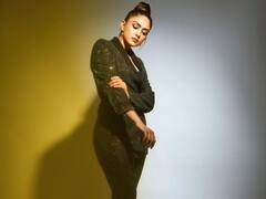 In Pics : अभिनेत्री मृणाल ठाकूरचं ब्लॅक सूटमध्ये फोटोशूट; इन्स्टावर शेअर केले फोटो