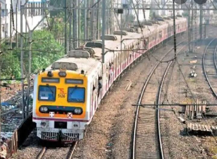 Mumbai Local Mega Block : मध्य रेल्वे मार्गावर शुक्रवारी झालेल्या अपघातामुळे रेल्वे प्रवाशांना मोठा त्रास सहन करावा लागला. आता रेल्वेने रविवारी मेगा ब्लॉक घेतला आहे. मात्र आधी घोषित केलेला मध्य रेल्वेच्या मेनलाईनवरील ब्लॉक रद्द करण्यात आला आहे.   