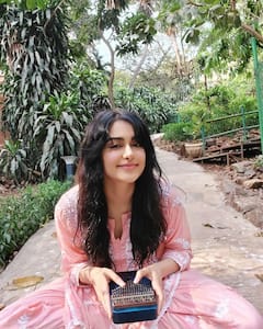 Adah Sharma: ట్రెడిషనల్ ఎటైర్, క్యూట్ లుక్స్ - అదాశర్మ పిక్స్ 