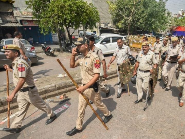 Delhi Jahangirpuri Violence District Police and Crime Branch jointly investigating case Jahangirpuri Violence: जहांगीरपुरी हिंसा मामले की जांच में दिल्ली पुलिस क्राइम ब्रांच भी हुई शामिल