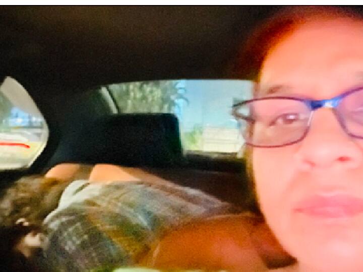 This Is My India! Woman Takes Front Seat To Allow Uber Drive Offer Namaaz Mid-Ride ''பின் சீட்ல நீங்க தொழுகை பண்ணுங்க.. நான் வெய்ட் பண்றேன்..'' மும்பையில் நெகிழ்ச்சி சம்பவம்!