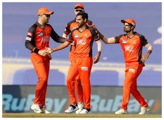 IPL 15: भुवनेश्वर कुमार ने रचा इतिहास, ये कारनामा करने वाले पहले भारतीय तेज गेंदबाज बने