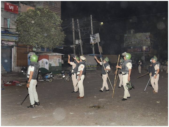 Jahangirpuri Violence: दिल्ली में जहांगीरपुरी हिंसा के अब तक 20 आरोपी गिरफ्तार, कई धाराओं में मामला दर्ज Delhi Violence 20 persons so far arrested in connection with Jahangirpuri Violence Jahangirpuri Violence: दिल्ली में जहांगीरपुरी हिंसा के अब तक 20 आरोपी गिरफ्तार, कई धाराओं में मामला दर्ज