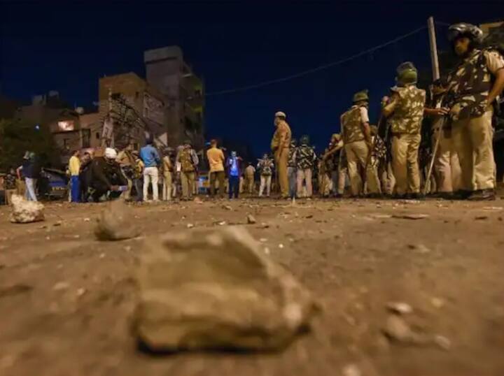 दिल्लीत झालेल्या गोंधळामुळे उत्तर प्रदेशमध्ये हाय अलर्ट जारी करण्यात आला आहे.