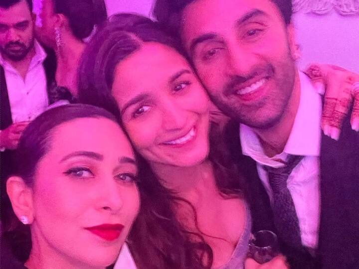 Inside PICS From Ranbir-Alia's Wedding Bash, Karisma Kapoor Gives A Glimpse Of The Newly Weds Inside PICS From Ranbir-Alia's Wedding Bash, Karisma Kapoor Gives A Glimpse Of The Newly Weds